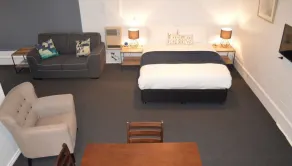 Penguin Seaside Motel - Zimmer