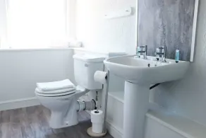The Royal Hotel Crewe, A BRILLIANT Collection - Baño