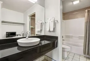 Motel 6-Lodi, CA - Salle de bain