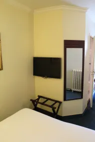 Hotel Saint Cyr Etoile - Room