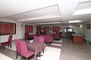 OYO 4754 Hotel Center Point - Ristorante