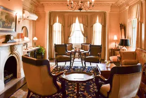 The Sayre Mansion - Coin salon dans le hall