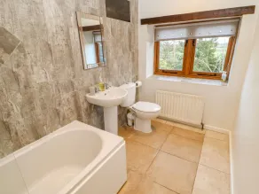 Carvin-Tor - Bathroom