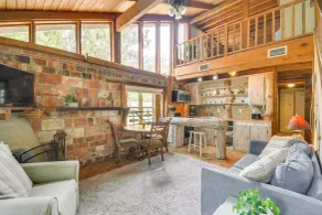 Riverfront Deck: Outdoor Retreat in Fairhope! - Interiör