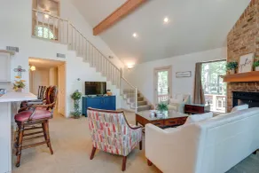 Cape Royale Home w/ Deck - Walk to Lake Livingston - Innvendig