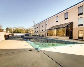 Comfort Inn Pearl-Jackson - Piscine