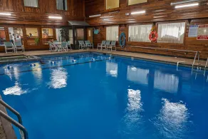 Ambassador Inn and Suites - Piscine