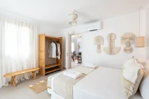 Sersi Paros - Room