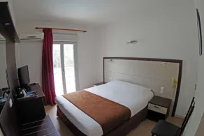 Hôtel Le Mediterranée Porto (France) - Chambre