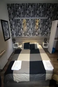 Hostal MH Fuencarral - Rom