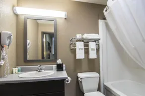 Quality Inn & Suites Thompson - Bagno