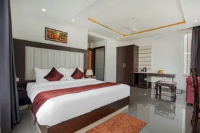 Aliza Inn And Suites By SRS Hotels - Chambre