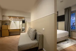 Cosmopolita Rome Colosseum, Tapestry Collection by Hilton - Room