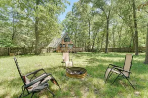 Walk to Fox Lake: Pet-friendly A-frame w/ Fire Pit - Interiör