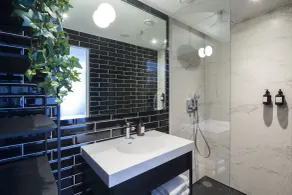 The Highland House - Bathroom