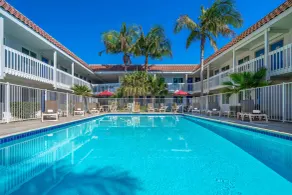 Vagabond Inn Santa Barbara - Carpinteria South - Pool