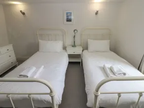 Cross View Cottage - Room