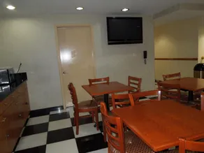Lex View Inn at JFK Airport - Restaurant