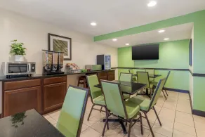 SureStay Hotel by Best Western East Brunswick - Restaurant