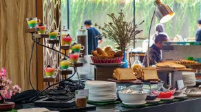 Hotel AYOLA Lippo Cikarang - Restaurant