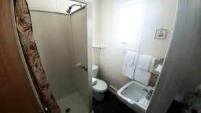 The Shawville Hotel - Bathroom