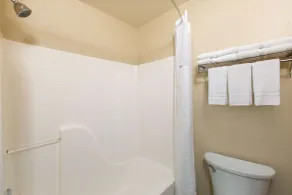 Super 8 by Wyndham Ottawa - Salle de bain