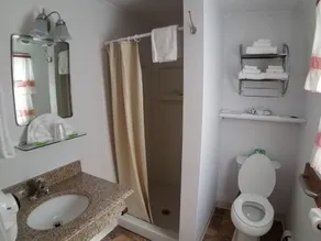Bay Top Motel - Bathroom