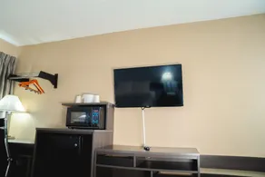 Motel 6 Litchfield, IL - Camera