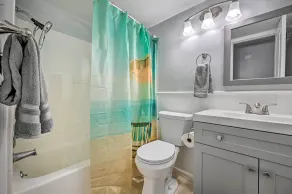 Spacious Brandon Home w/ Private Outdoor Pool - Badrum