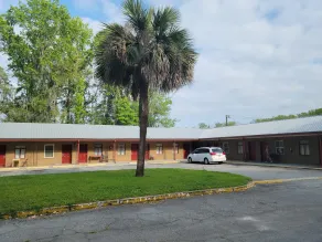 Harikrishna Midway Motel  - Exteriör