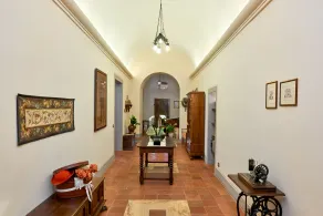Il Tosco - Interior entrance