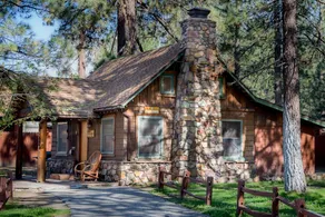Golden Bear Cottages - Ausblick vom Zimmer