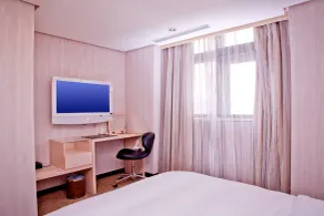 Yomi Hotel - ShuangLian MRT - Room