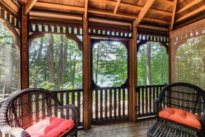 Lakefront Log Cabin w/ Views & Dock in Brandon - Interiør