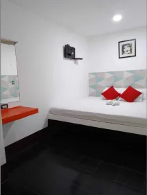 Max Travellers Inn by RedDoorz - Chambre