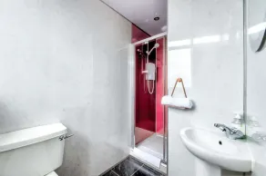 The Castle Hotel - Baño