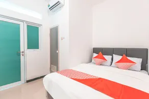 Hotel O J&b Room Utan Kayu - Room
