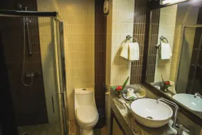 Hotel The Kantipur - Bathroom
