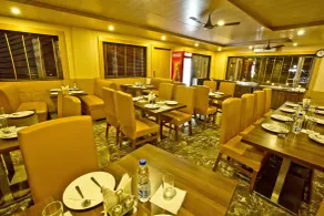 Quartz Himalayan Brothers - Restaurant