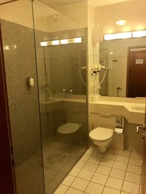 Hotel Berlin in Zossen - Bathroom