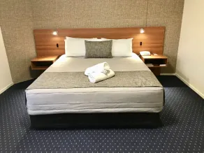 Ventura Inn & Suites Hamilton - Chambre