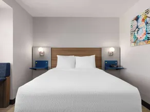Microtel Inn & Suites by Wyndham Tracy - Room