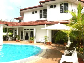 Rumah Putih B&B near KLIA - Piscine