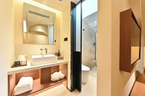 P.Loft Youth Hostel - Bathroom