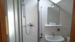 Gasthaus Zum Frohsinn - Bathroom