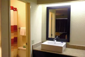 Red Roof Inn PLUS+ Philadelphia Airport - Bagno