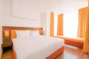 BloomSuites l Calangute - Room