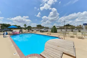 Quality Inn Gonzales - Piscine