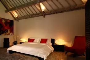 Villa Infinity Bali es una propiedad de 5 estrellas, 8 habitaciones con baño privado. - Habitación