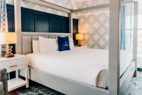 Salem Waterfront Hotel & Suites - Chambre